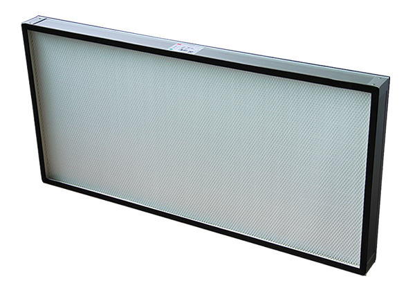 洁净棚高效过滤器主要用于过滤0.3um以上的空气悬浮颗粒,对于≥0.3μm颗粒的过滤效率在99.99%以上。