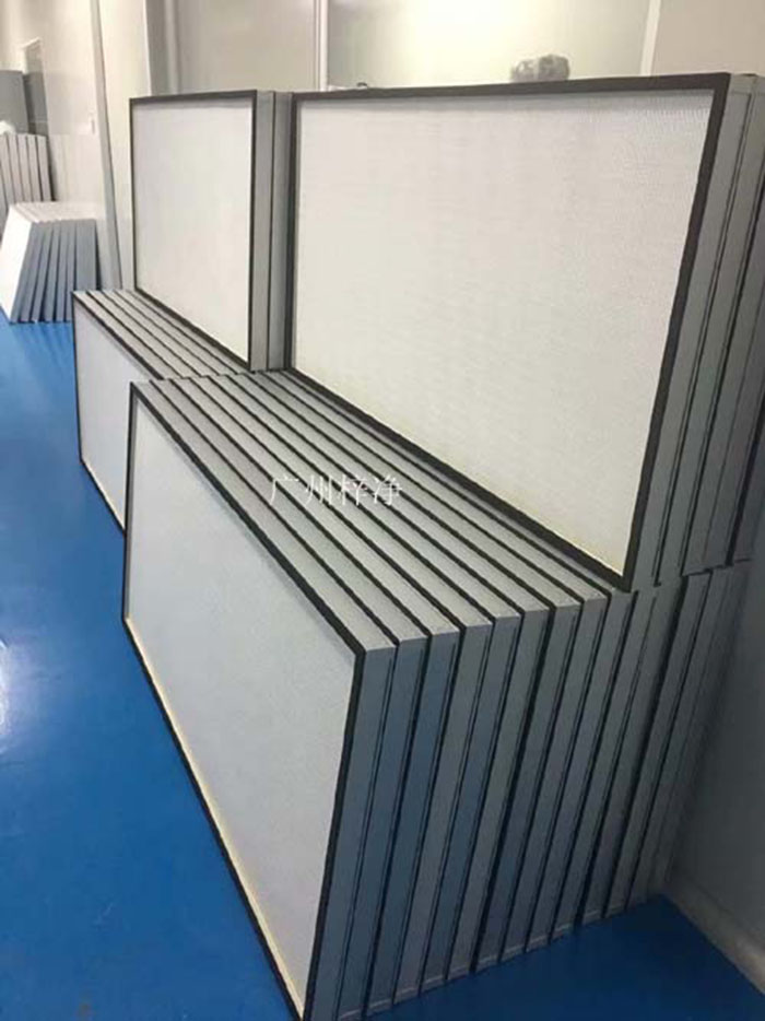 ULPA级超高效空气过滤器适用于10000级-100级洁净系统，空调系统，因此产品已广泛应用于电子、微电子、半导体、光器件、生物和医药线路、照相机和光学仪器、精密机械等多个领域。
