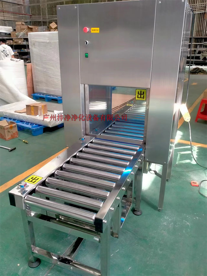 流水输送线传递窗一般要做整个高度才可以，门上面也要固定好。